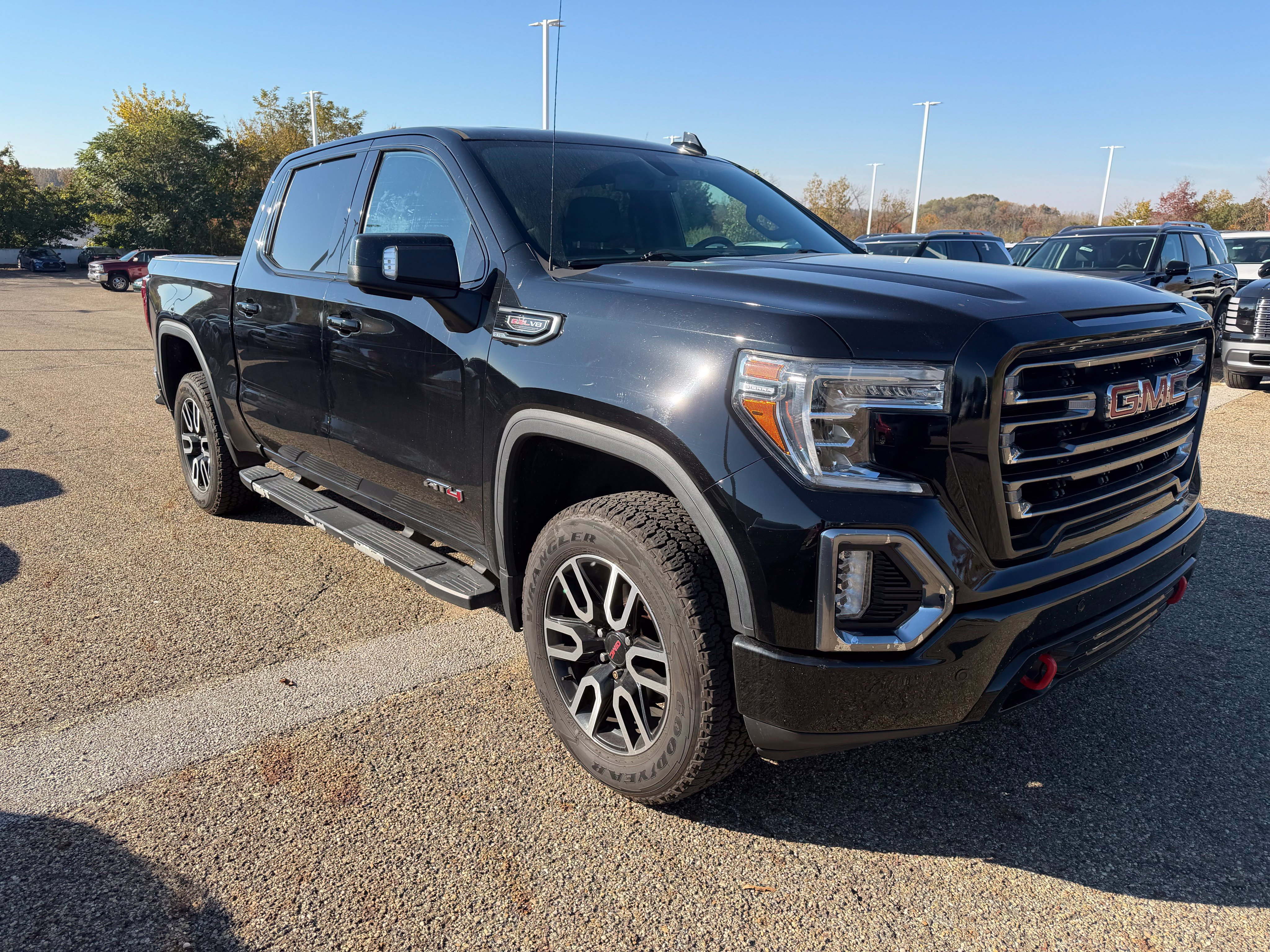 Used 2020 GMC Sierra 1500 AT4 w/ AT4 Premium Package AWD/4WD image 3