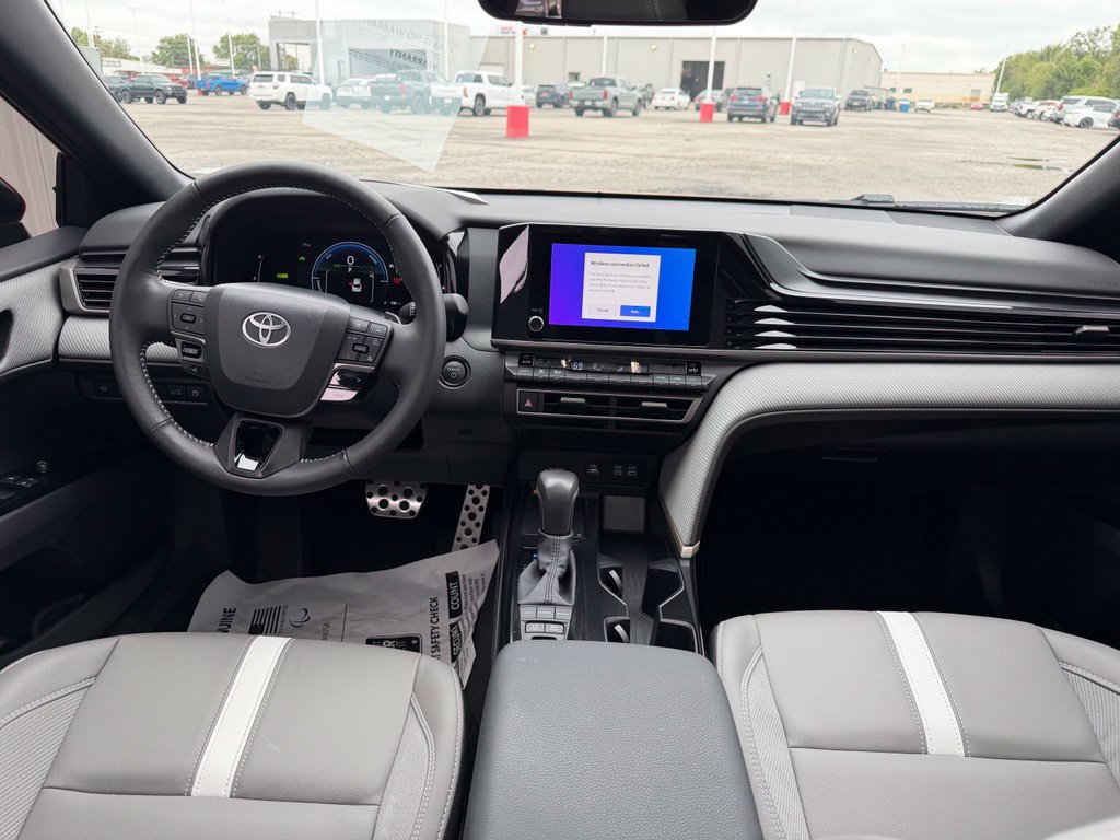 Used 2025 Toyota Camry SE w/ Convenience Package FWD image 17