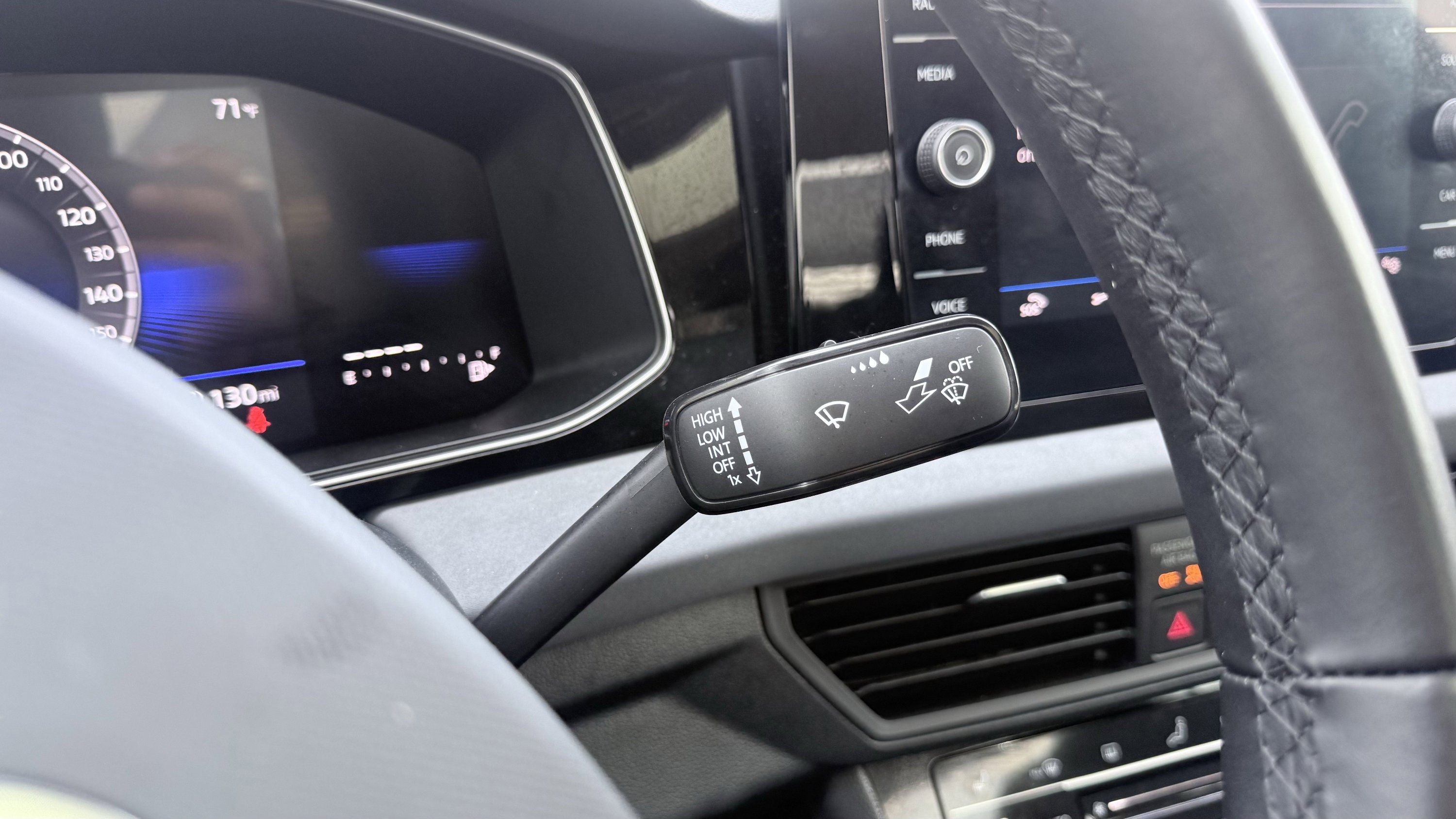 Used 2025 Volkswagen Jetta SE FWD image 53