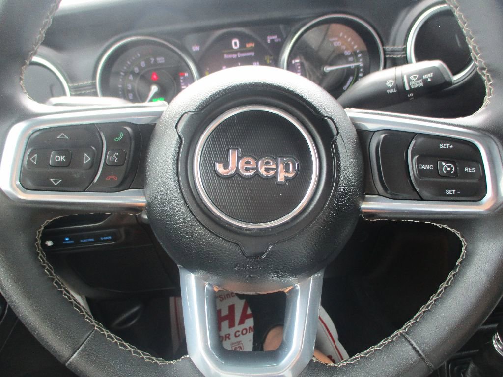 Used 2023 Jeep Wrangler Sahara image 10