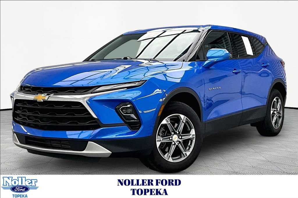 Used 2024 Chevrolet Blazer LT FWD image 1