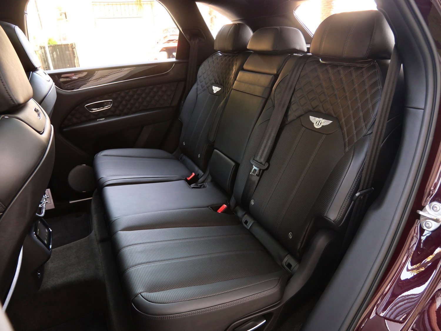 Used 2022 Bentley Bentayga V8 image 22