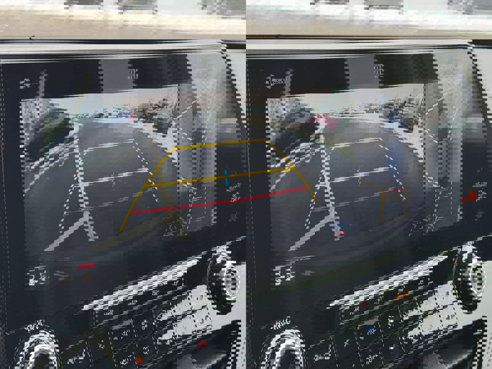 Used 2020 Toyota Highlander Limited image 25