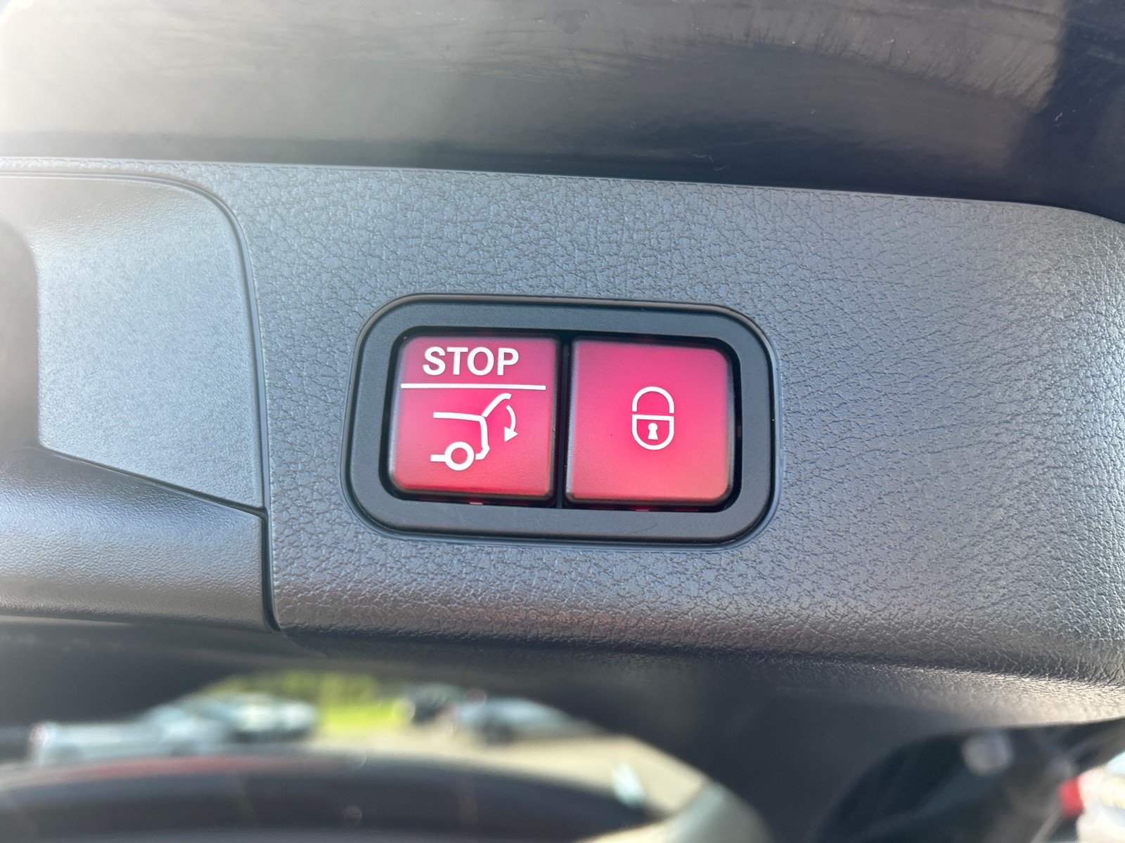 Used 2022 Mercedes-Benz GLB 250 4MATIC image 15