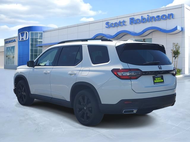 Used 2025 Honda Pilot Black Edition image 4