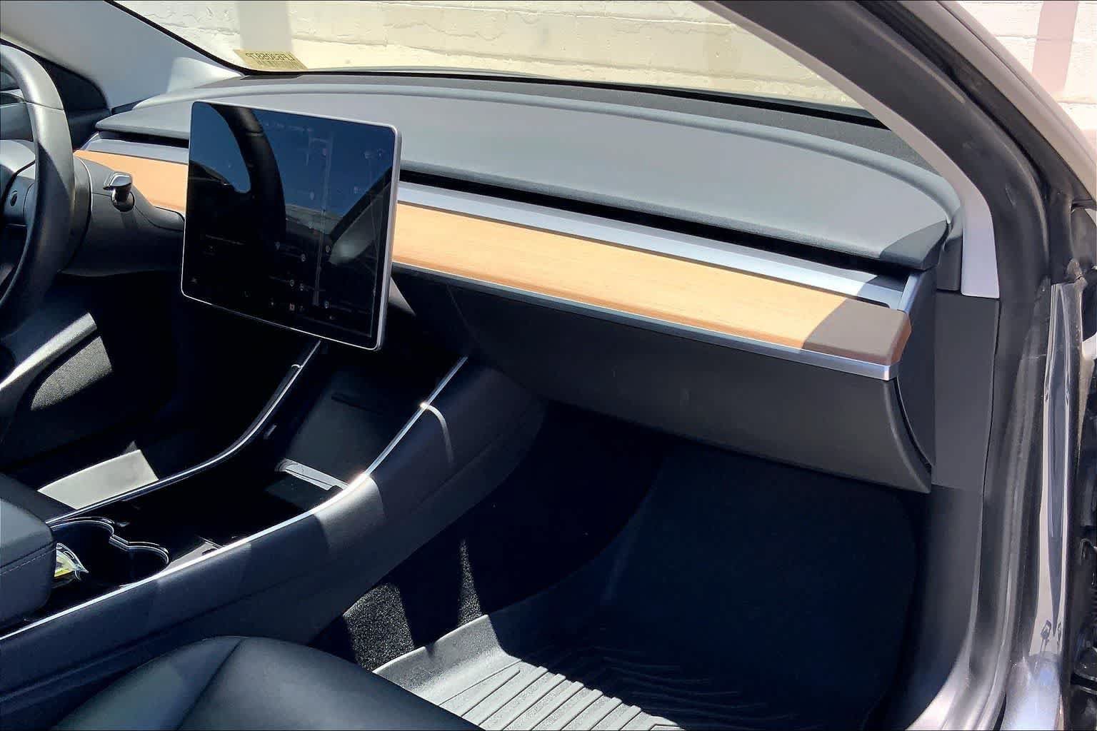 Used 2020 Tesla Model 3 Standard Range Plus RWD image 23