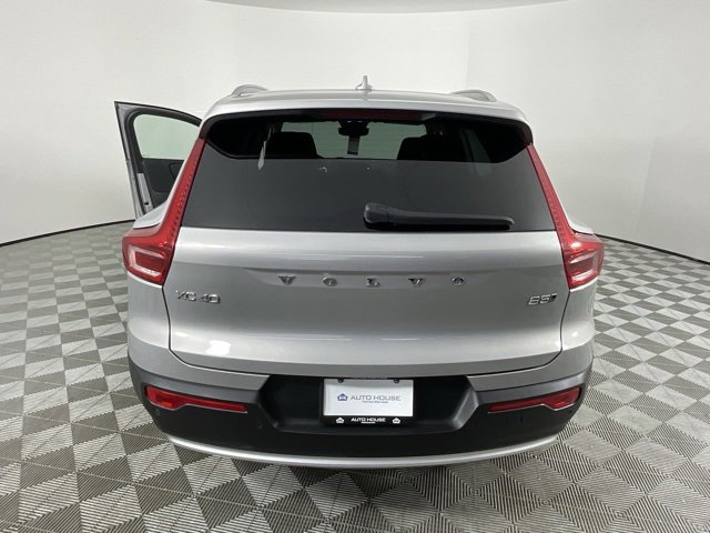 Used 2024 Volvo XC40 B5 Core image 7