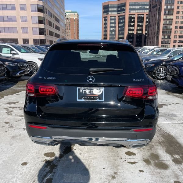 Used 2022 Mercedes-Benz GLC 300 4MATIC image 4