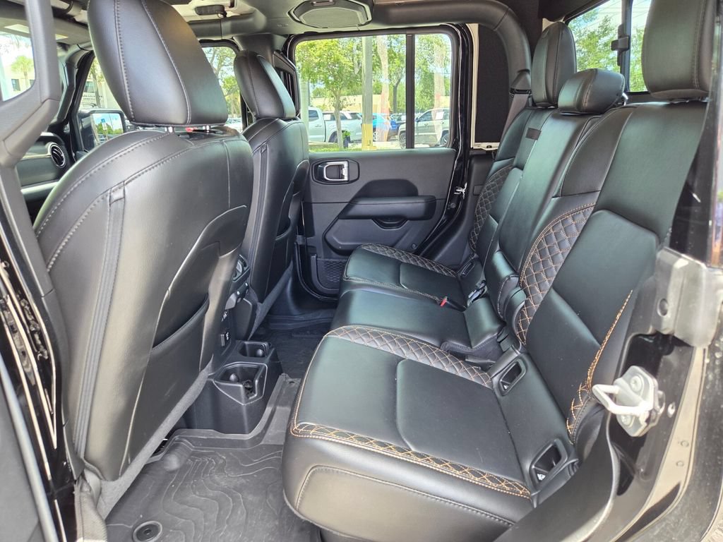 Used 2023 Jeep Gladiator Overland AWD/4WD image 13