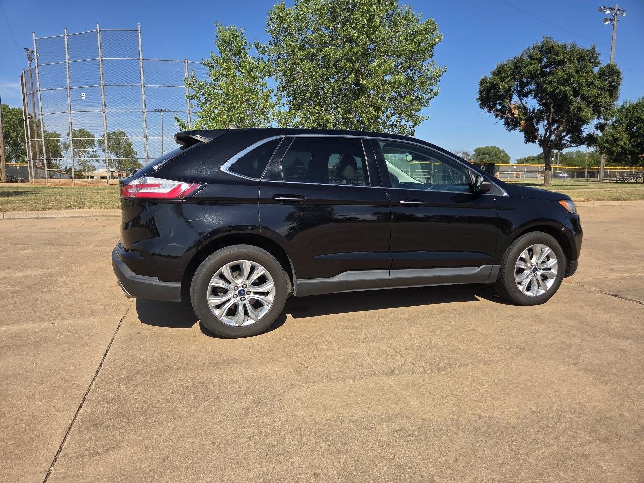 Used 2021 Ford Edge Titanium FWD image 27