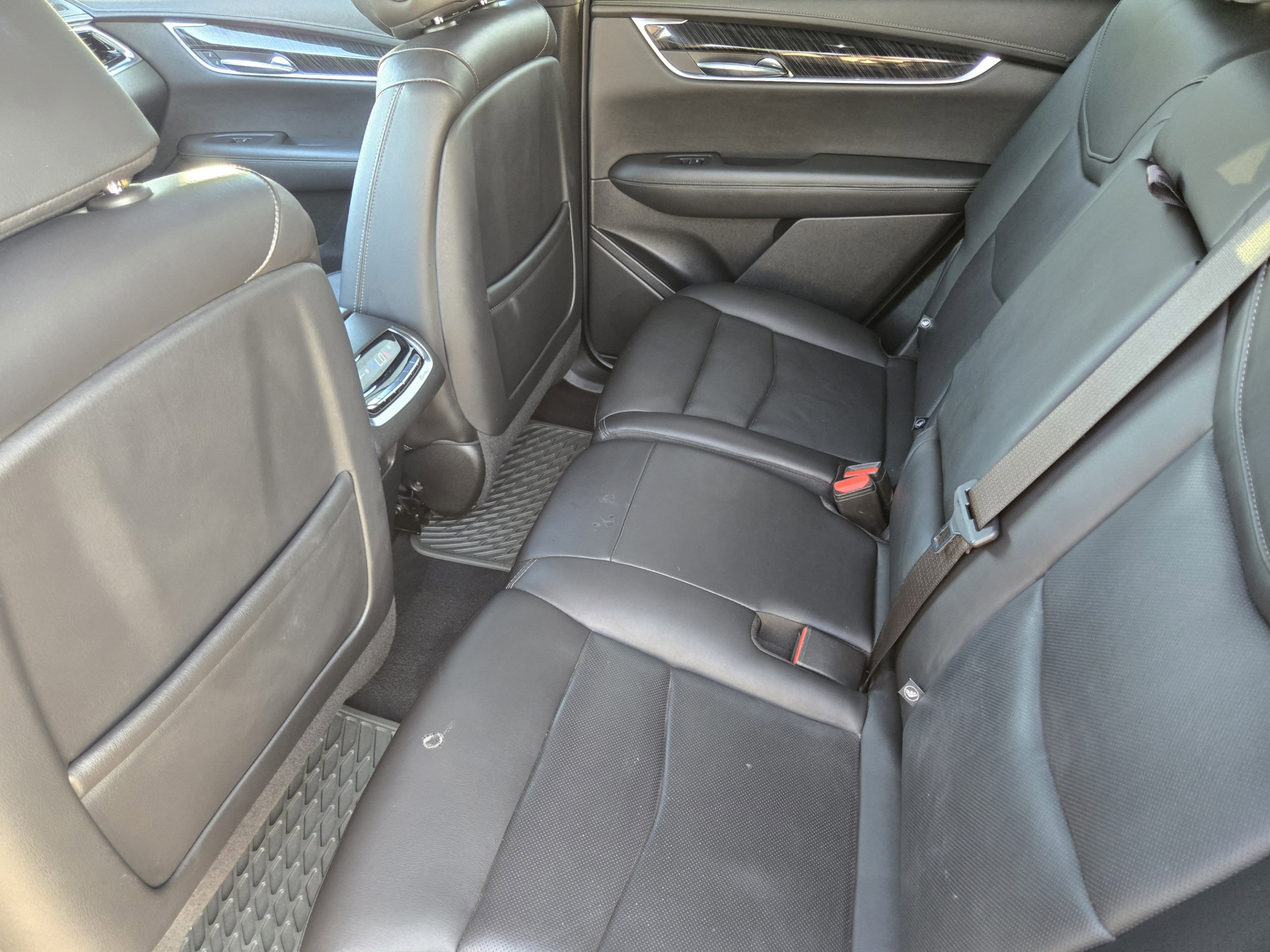 Used 2022 Cadillac XT6 Premium Luxury FWD image 25