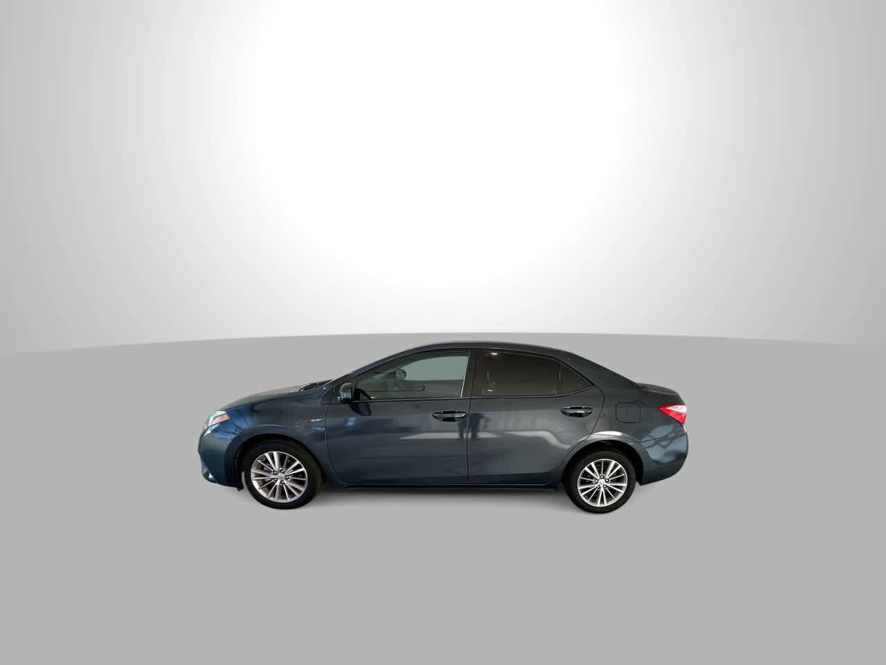 Used 2015 Toyota Corolla LE FWD image 5