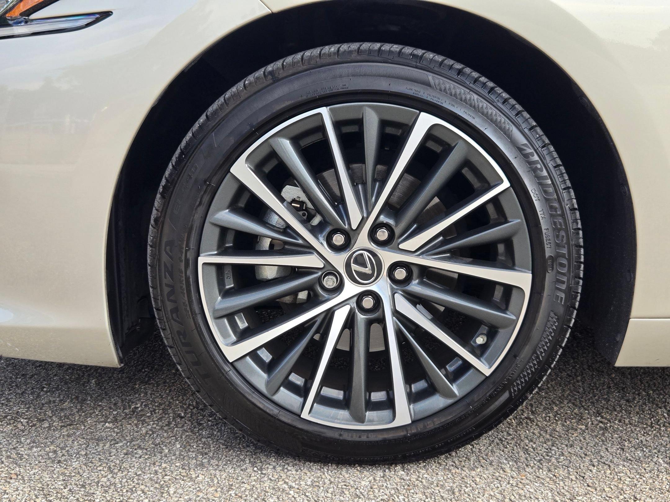 Used 2023 Lexus ES 350 w/ Premium Package FWD image 31