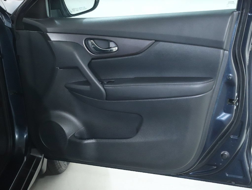 Used 2016 Nissan Rogue S FWD image 33