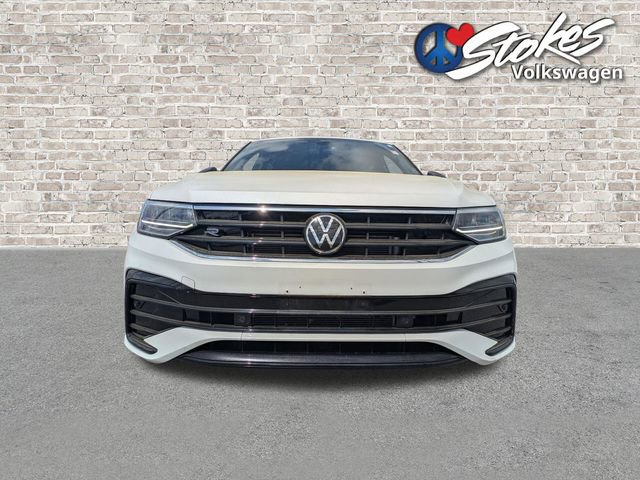 Certified 2023 Volkswagen Tiguan SE R-Line image 9