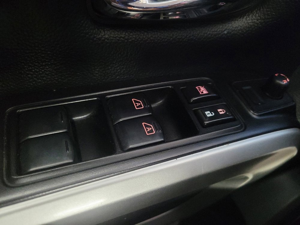 Used 2019 Nissan Titan PRO-4X AWD/4WD image 27