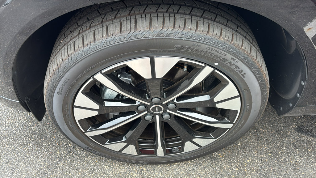 New 2026 Volvo XC60 B5 Plus w/ Protection Package Premier AWD/4WD image 31