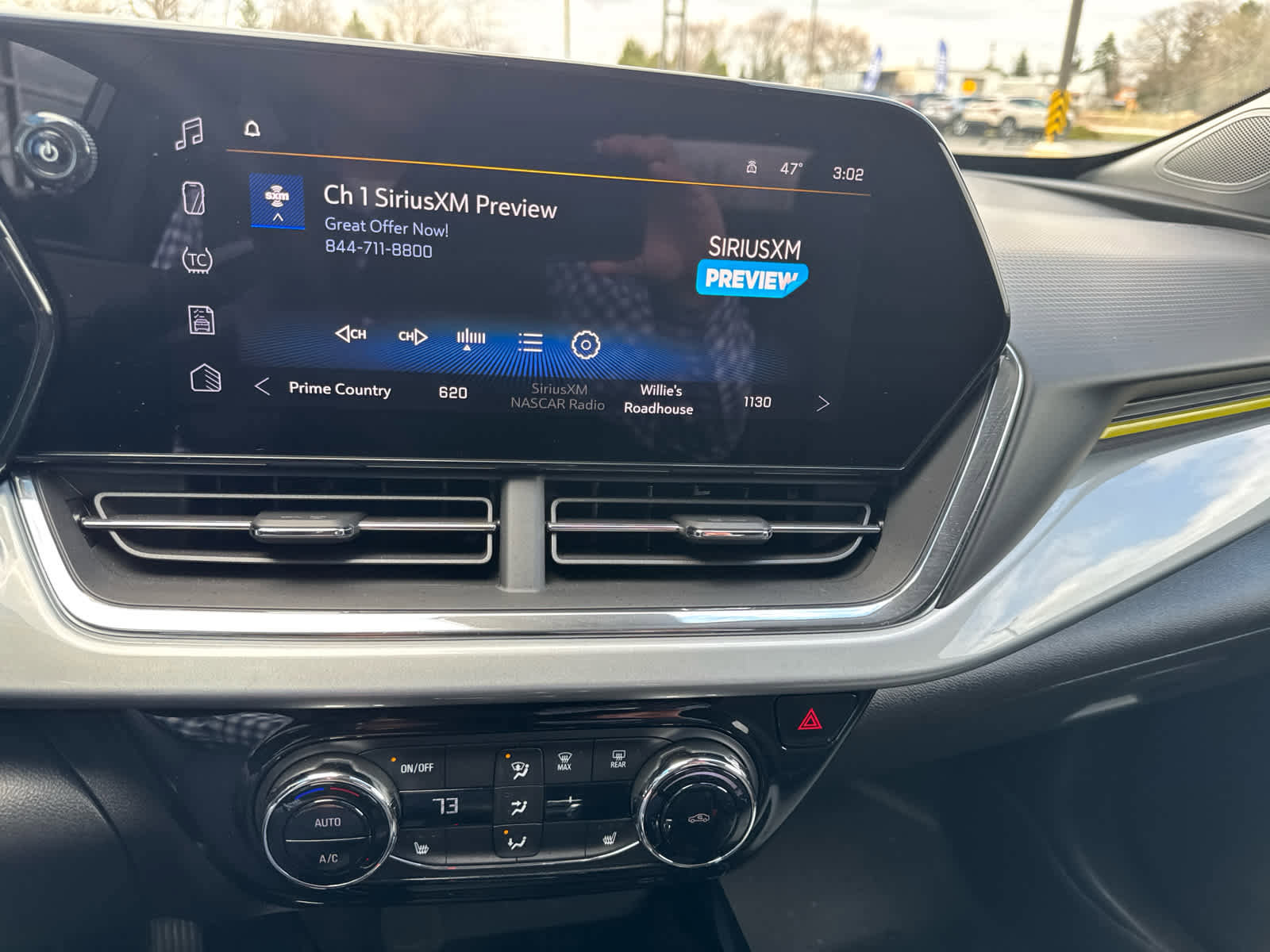Used 2025 Chevrolet Trax LT w/ Driver Confidence Package FWD image 25