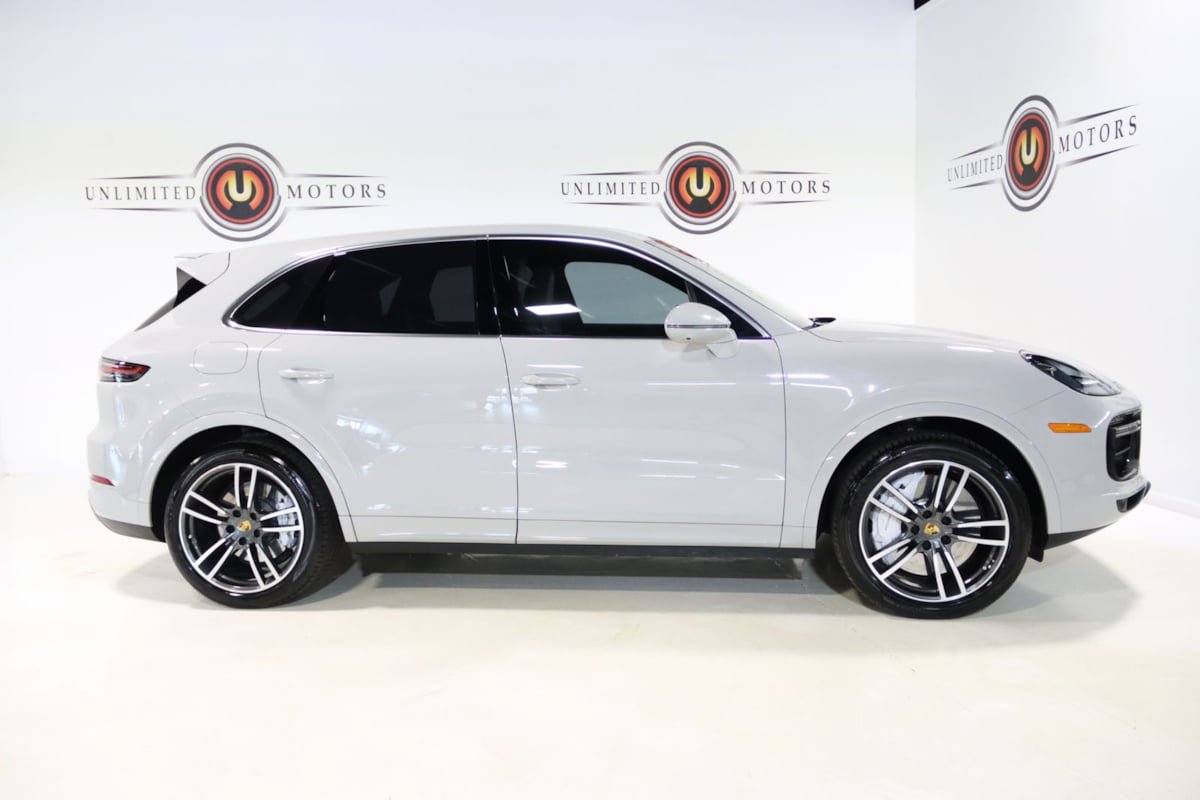 Used 2020 Porsche Cayenne Turbo AWD/4WD image 43