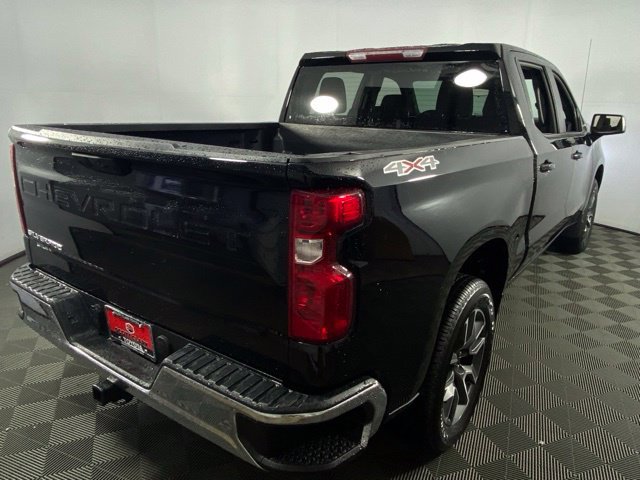 Used 2023 Chevrolet Silverado 1500 LT AWD/4WD image 8