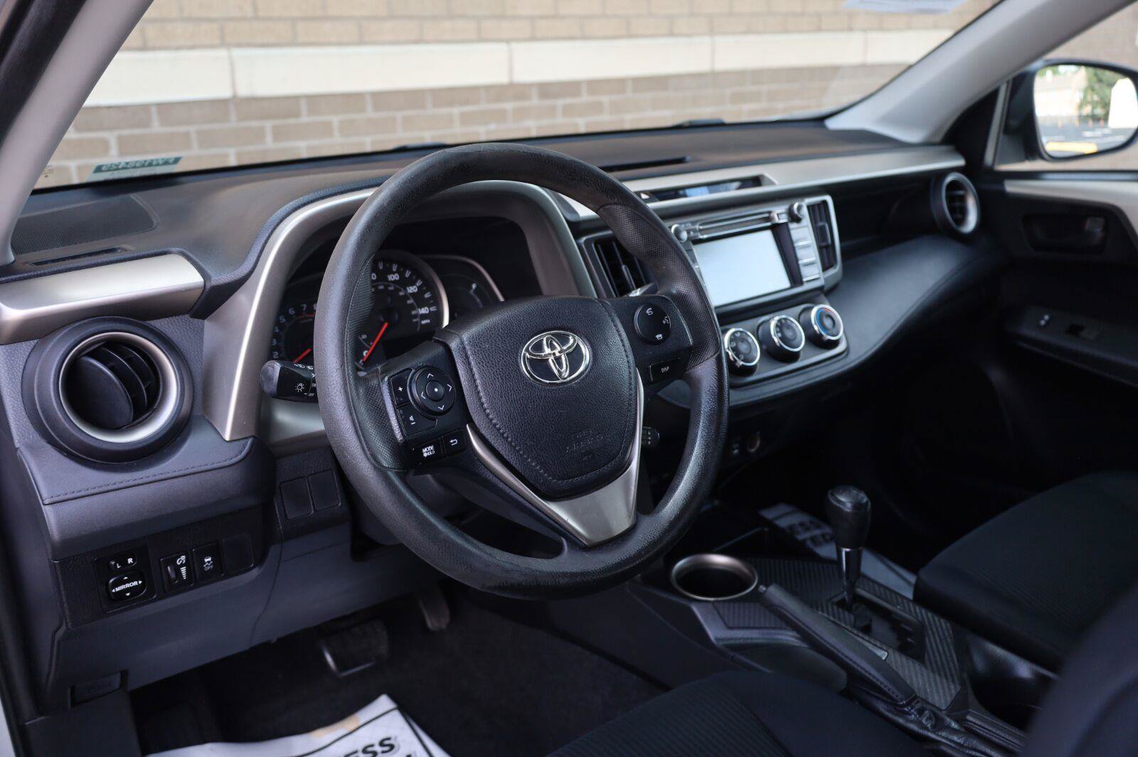 Used 2015 Toyota RAV4 LE FWD image 16