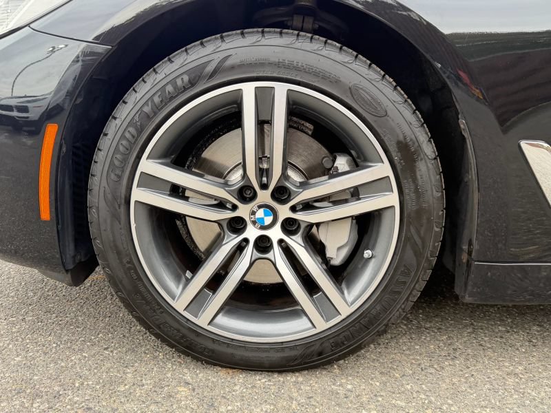 Used 2021 BMW 530i xDrive w/ Premium Package AWD/4WD image 38
