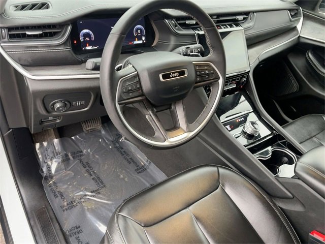 Used 2023 Jeep Grand Cherokee L Limited image 11