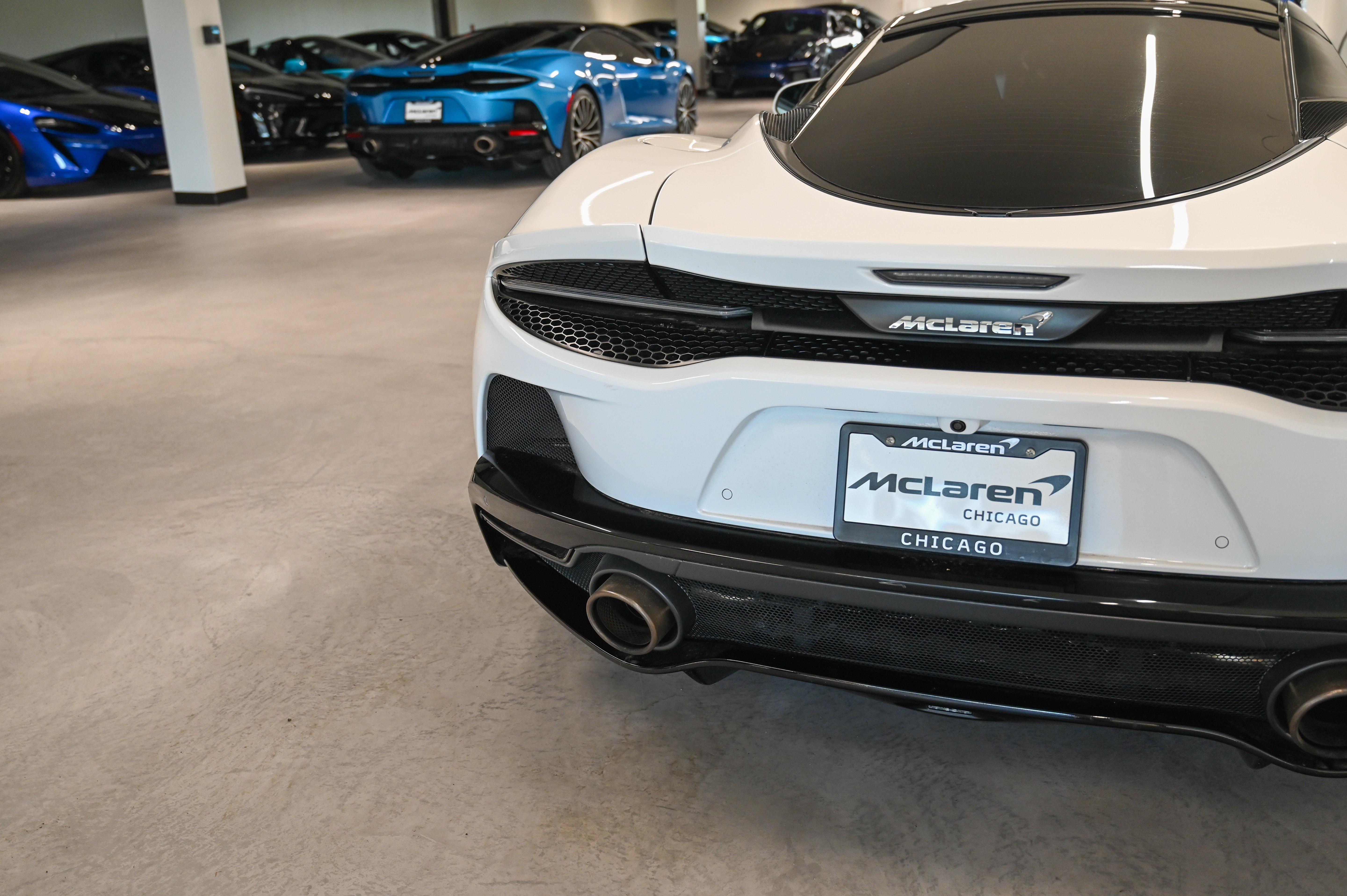 Used 2023 McLaren GT RWD image 13