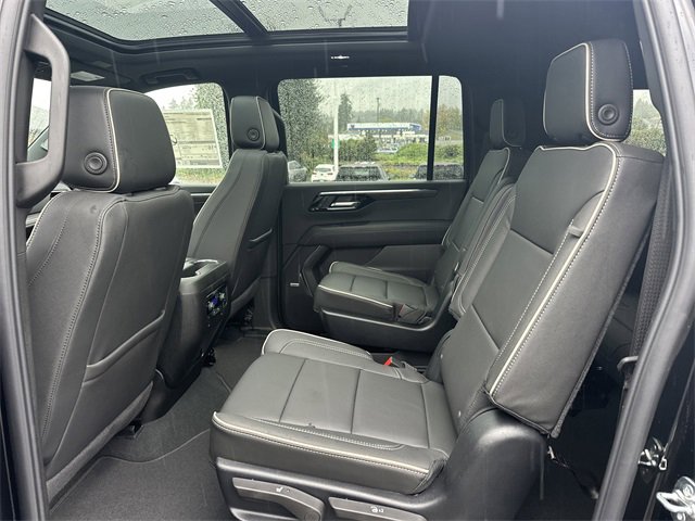 New 2026 Chevrolet Suburban Premier image 12