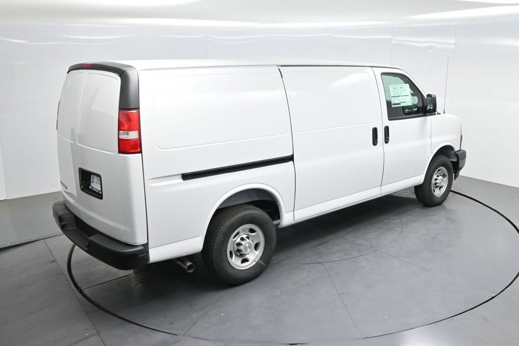 New 2026 Chevrolet Express 2500 w/ Driver Convenience Package RWD image 11