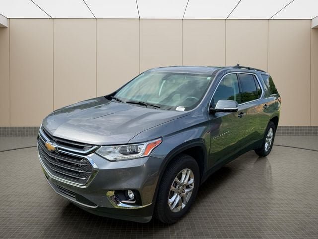 Used 2019 Chevrolet Traverse LT FWD image 2