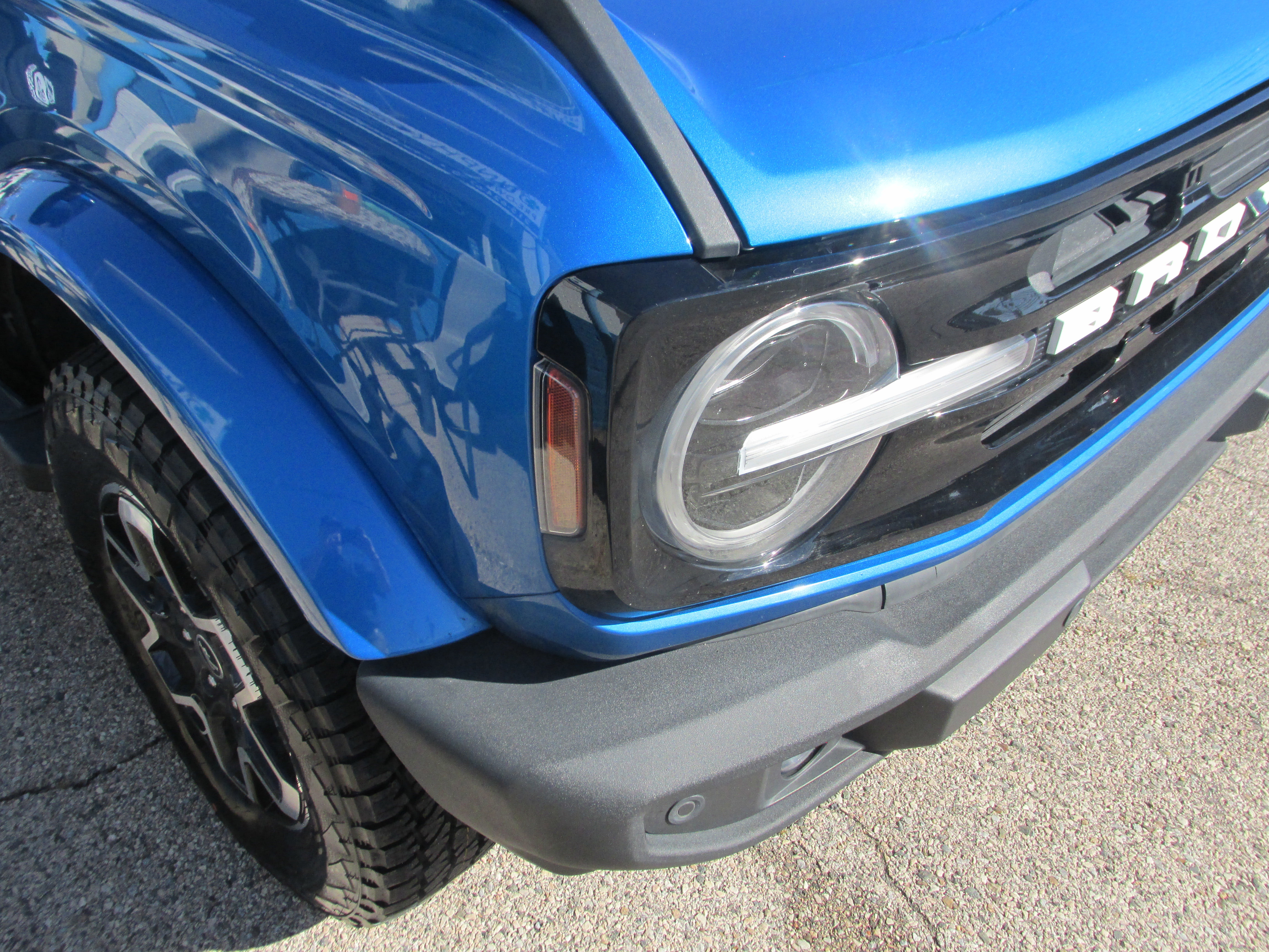 Used 2022 Ford Bronco Outer Banks image 9