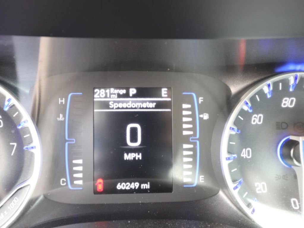 Used 2023 Chrysler Voyager LX image 18