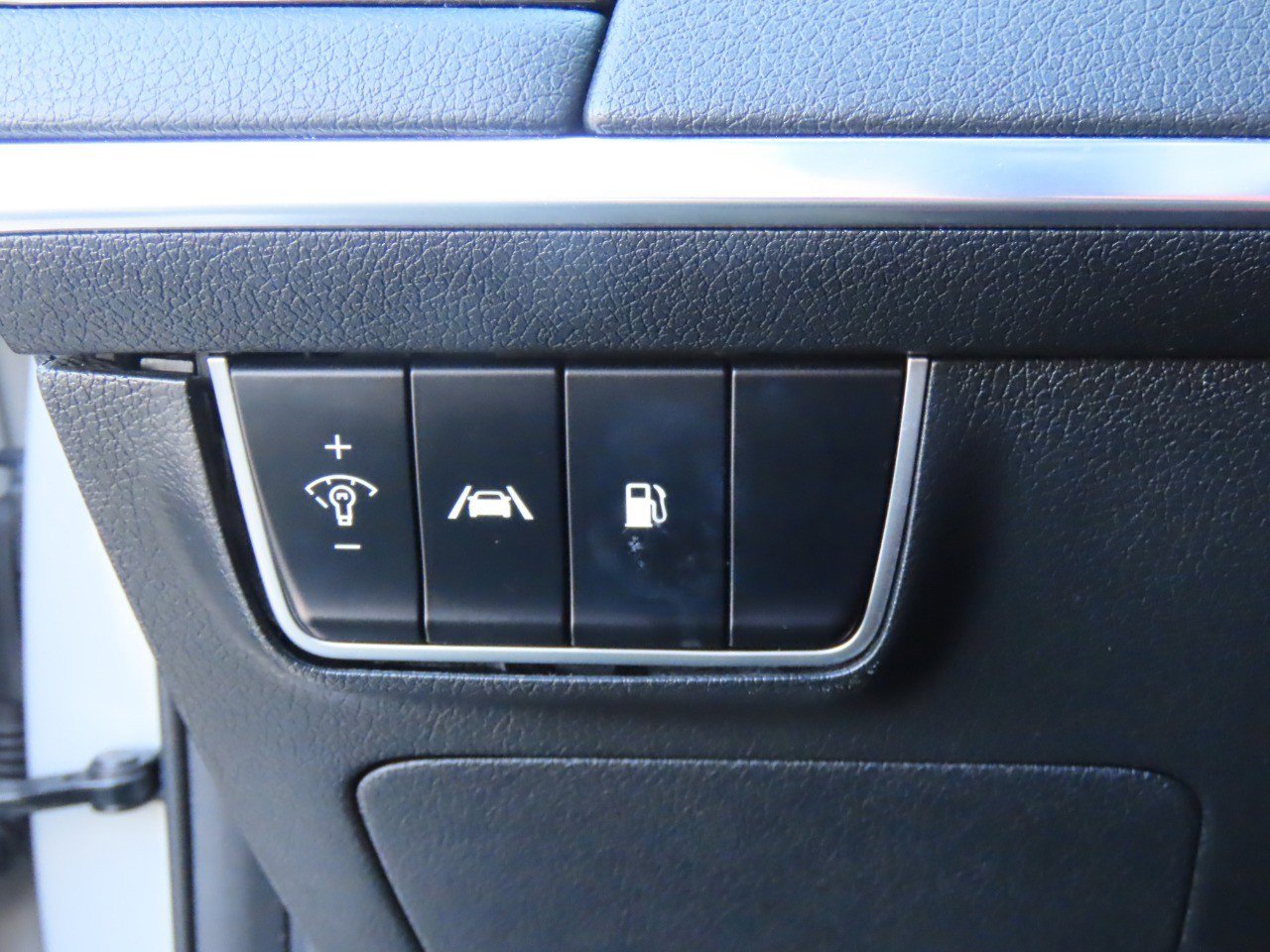 Used 2023 Kia Stinger GT-Line w/ Sun & Sound Package image 26