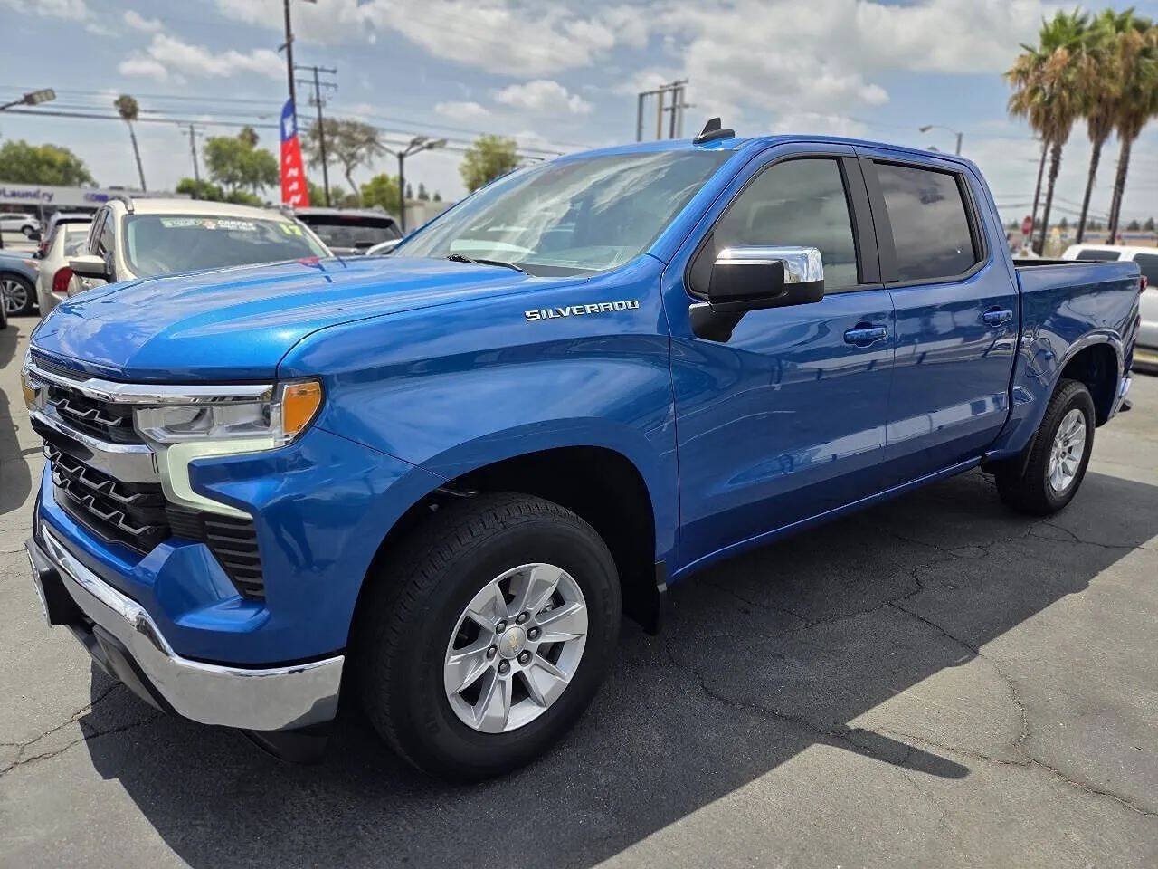 Used 2022 Chevrolet Silverado 1500 LT RWD image 3