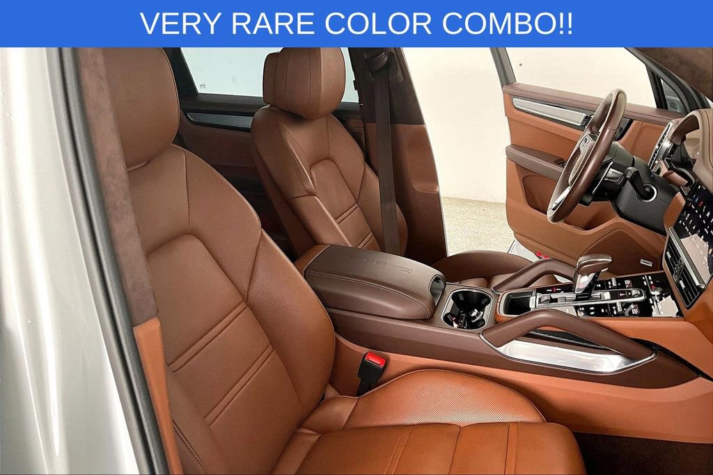 Used 2022 Porsche Cayenne Turbo S image 11