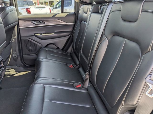 Used 2024 Jeep Grand Cherokee Limited AWD/4WD image 14