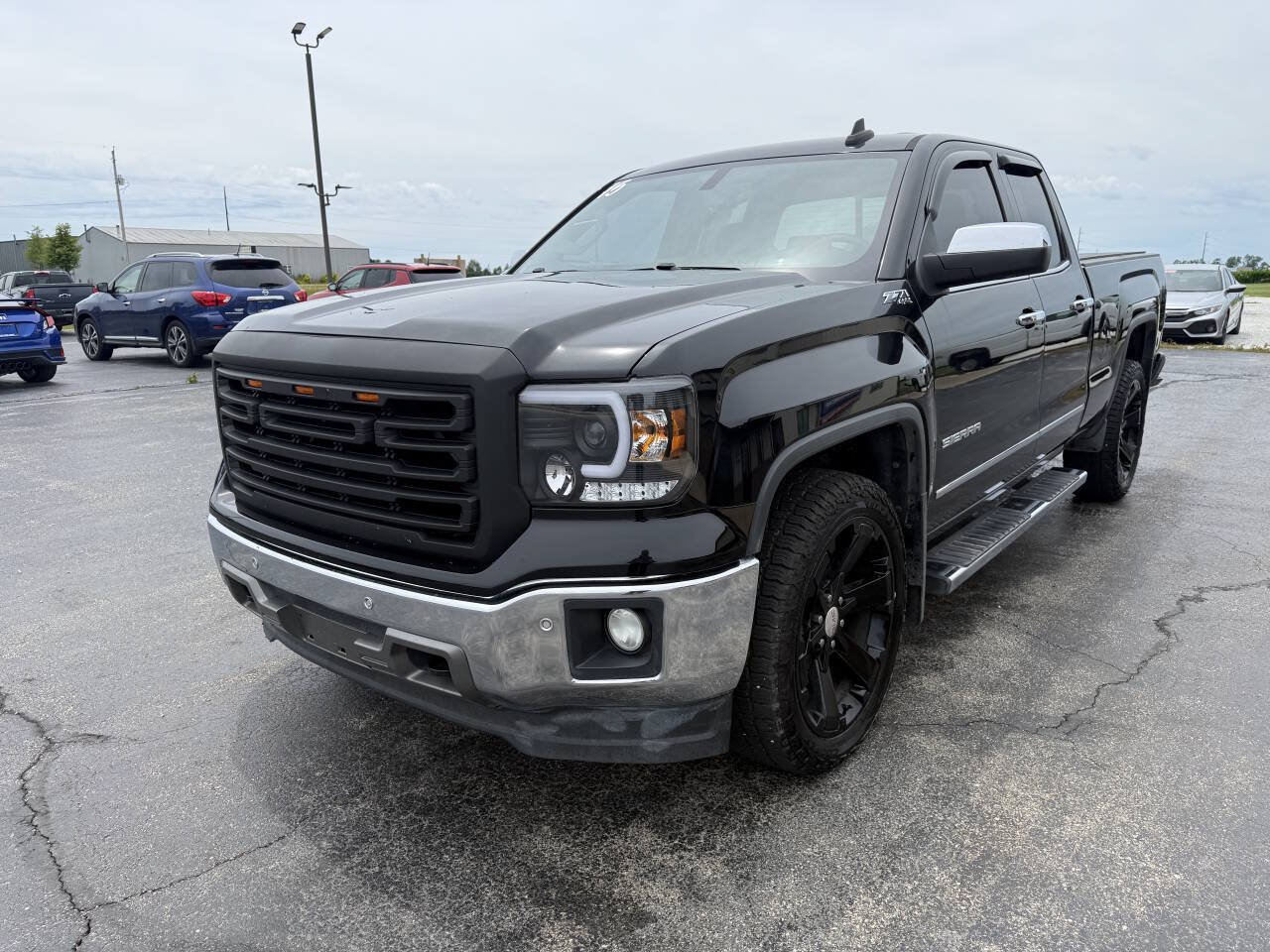 Used 2015 GMC Sierra 1500 SLT w/ SLT Preferred Package AWD/4WD image 4