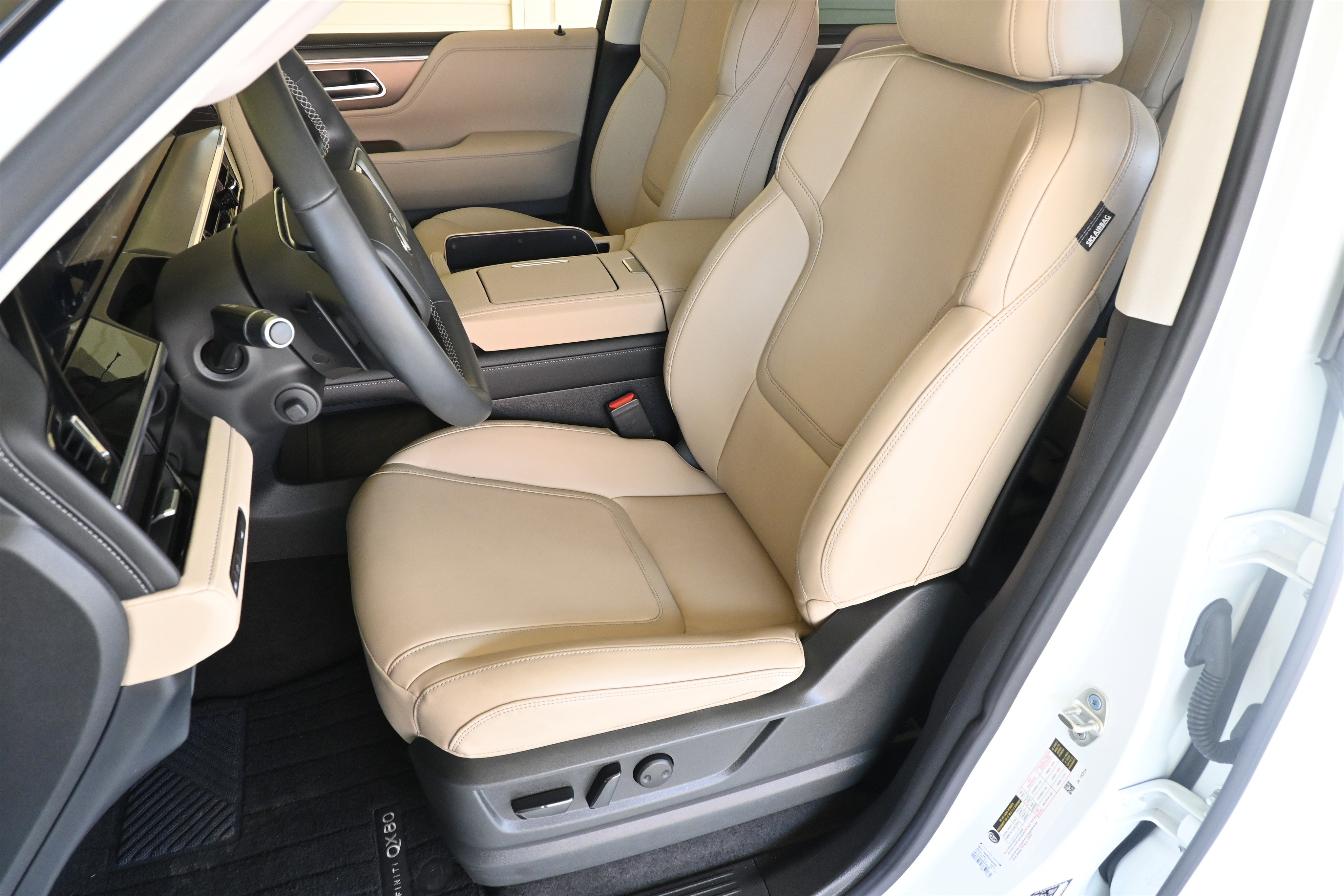 Used 2025 INFINITI QX80 Pure w/ Cargo Package image 17