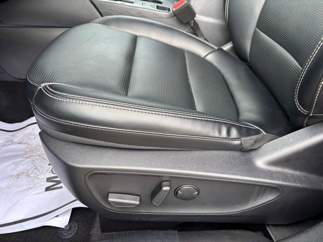 Used 2025 Ford Escape Platinum AWD/4WD image 15