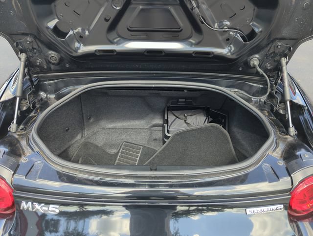 Used 2021 MAZDA MX-5 Miata RF Grand Touring RWD image 19