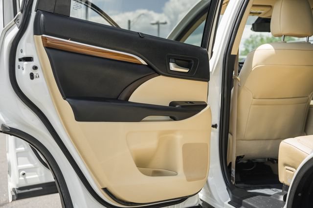 Used 2019 Toyota Highlander Limited Platinum AWD/4WD image 38