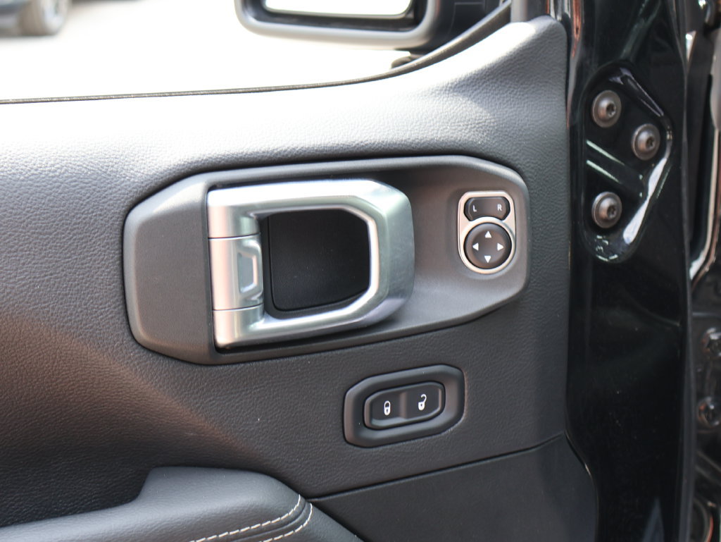 Used 2023 Jeep Wrangler Unlimited Sahara w/ Cold Weather Group AWD/4WD image 20