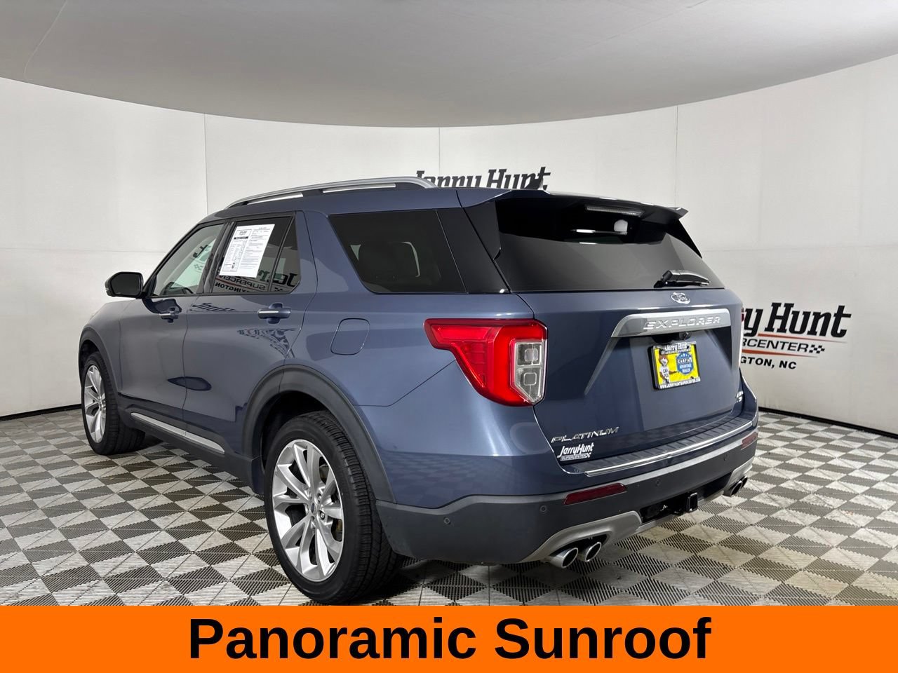 Used 2021 Ford Explorer Platinum w/ Equipment Group 601A AWD/4WD image 8