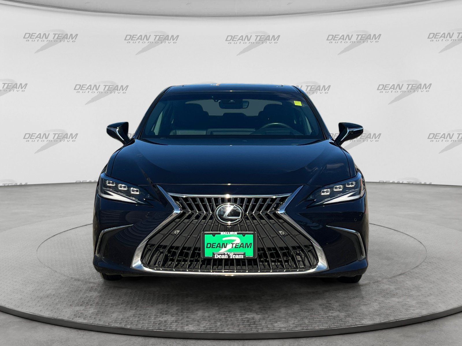 Used 2025 Lexus ES 300h Ultra Luxury w/ Accessory Package (Z2) FWD image 2