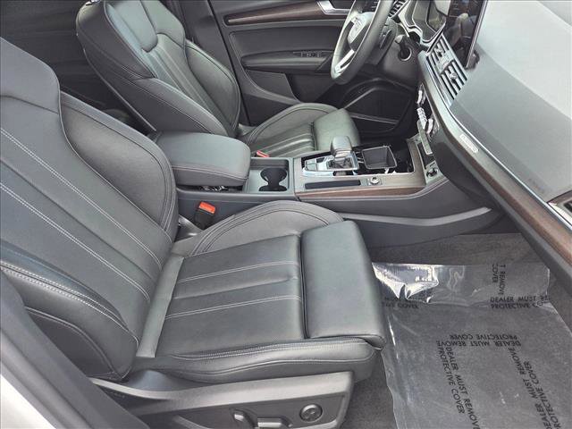 Certified 2025 Audi Q5 2.0T Premium Plus image 21
