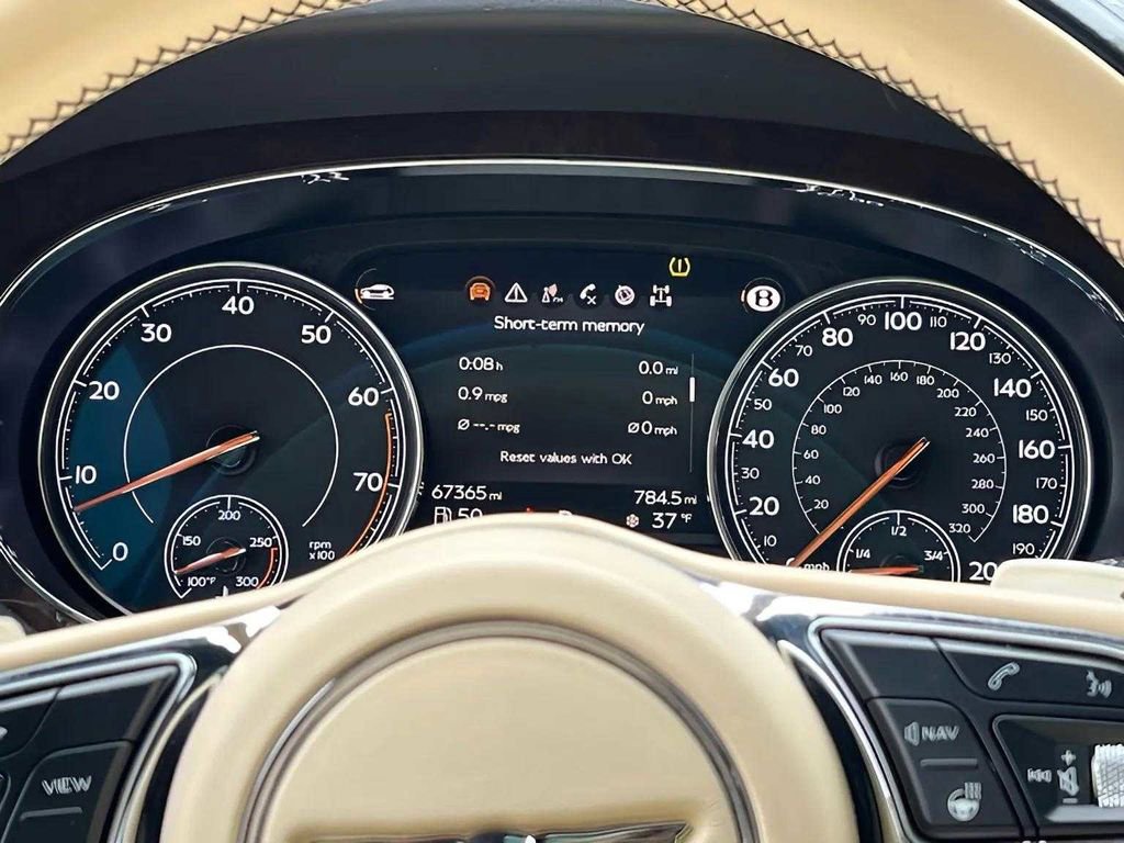 Used 2017 Bentley Bentayga image 42