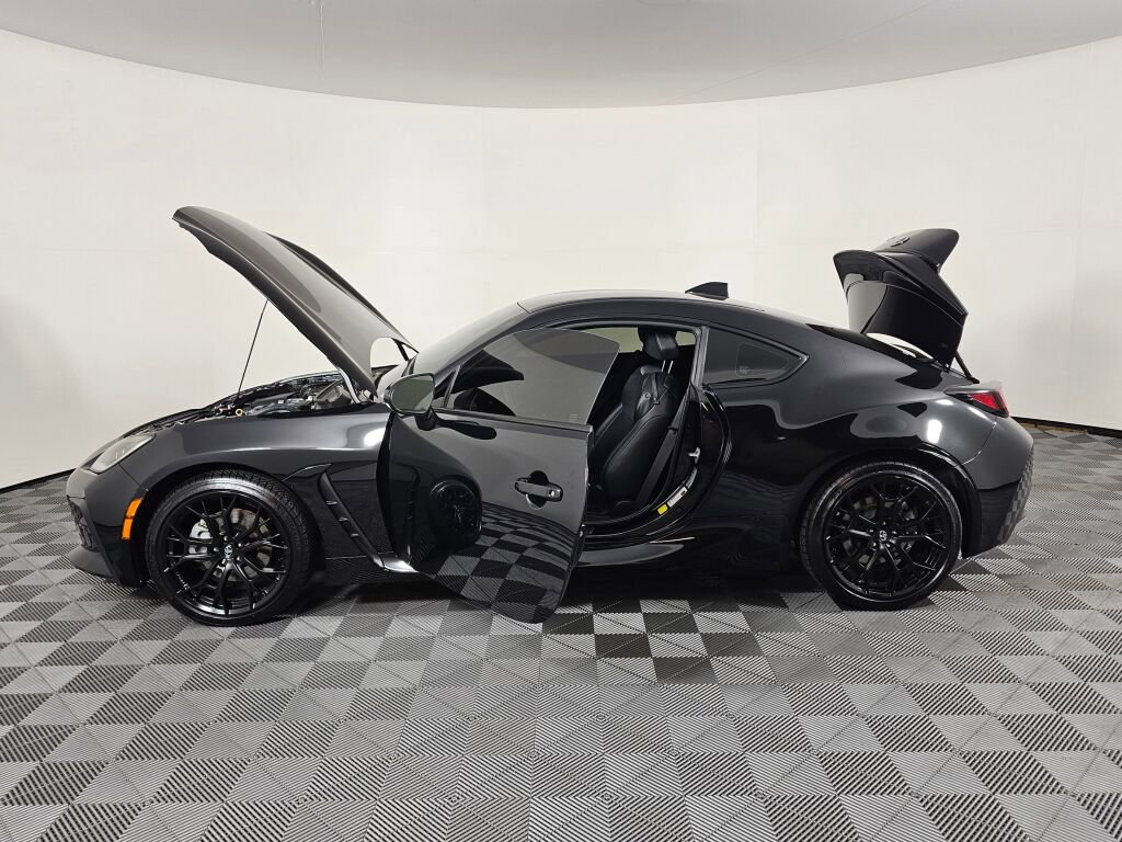 Used 2025 Toyota GR86 Premium w/ ALL Weather Mat Package (TMS) image 16