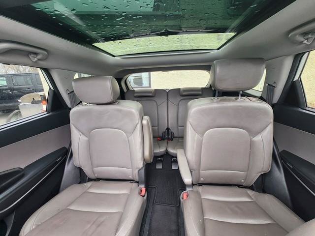 Used 2015 Hyundai Santa Fe Limited w/ Option Group 04 AWD/4WD image 19