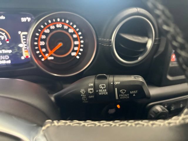 Used 2018 Jeep Wrangler Unlimited Sahara w/ Cold Weather Group AWD/4WD image 31